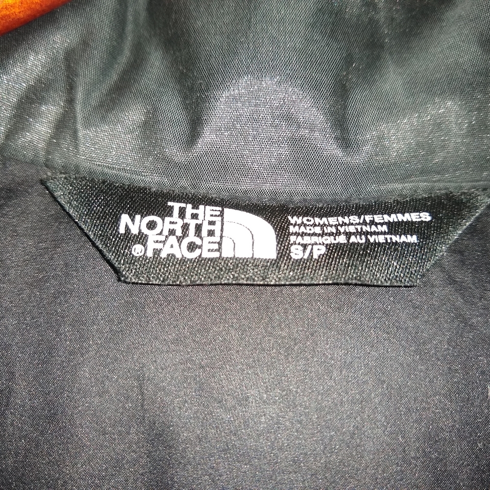 Northface coat size small very warm black